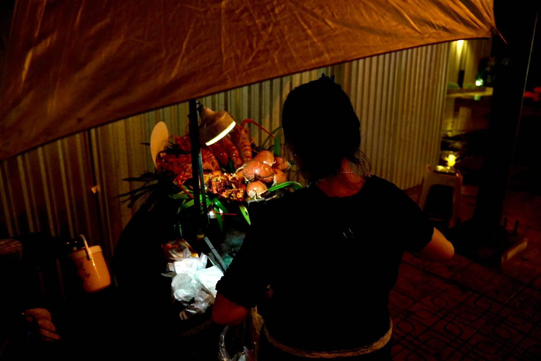 Le soir : marchés nocturnes et brochettes